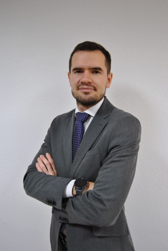 Adri&aacute;n Bernardino Mart&iacute;n, socio